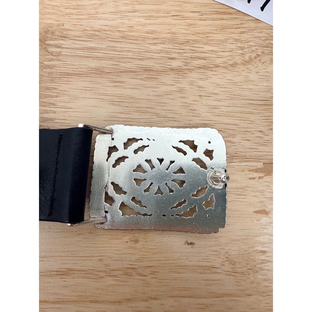 Fossil Black Genuine Leather Belt Silver Filigree Floral Buckle Medium #49 - Picture 4 of 6